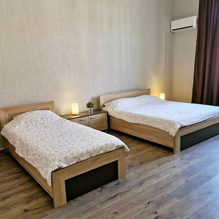 Centar Lux 2 Hostel Zrenjanin Exterior photo