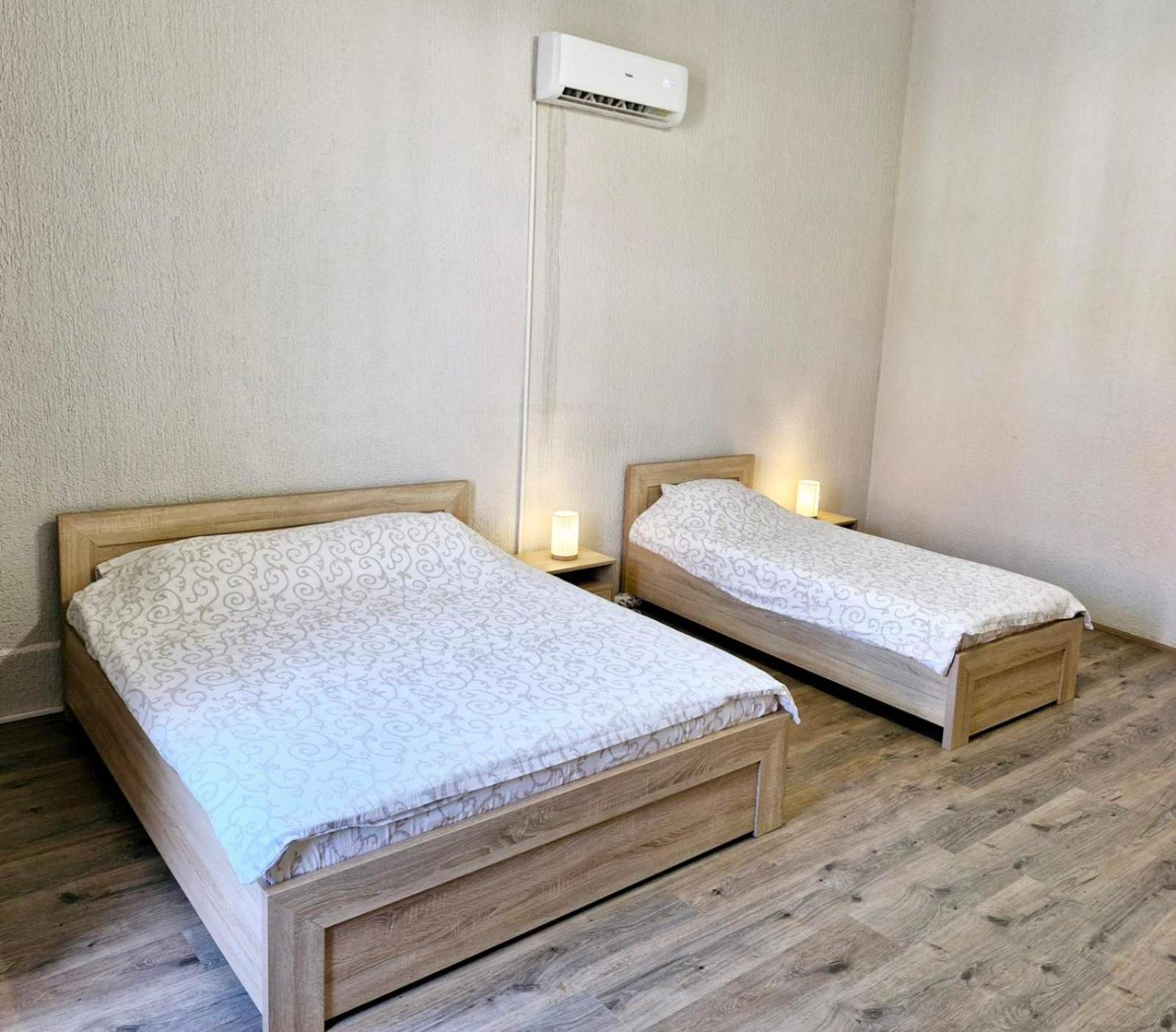 Centar Lux 2 Hostel Zrenjanin Exterior photo