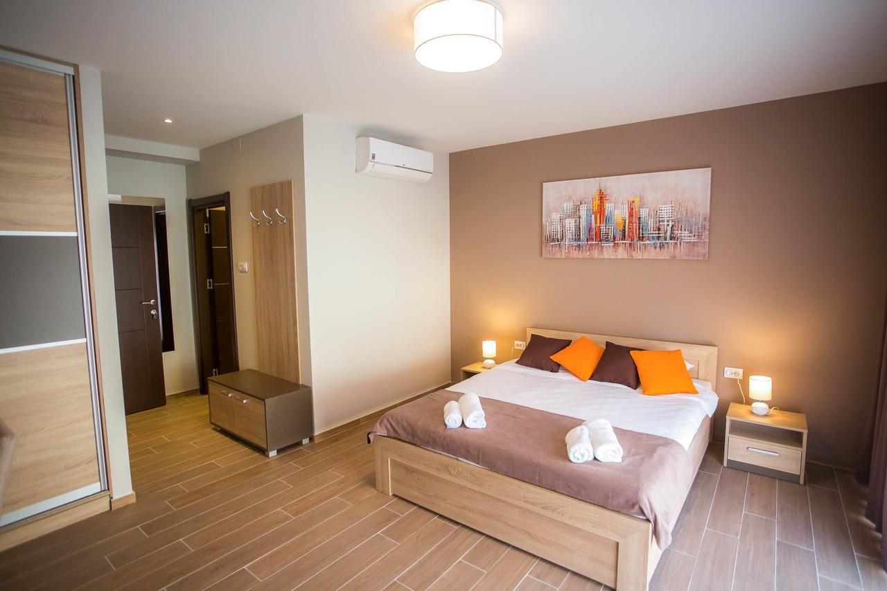 Centar Lux 2 Hostel Zrenjanin Exterior photo