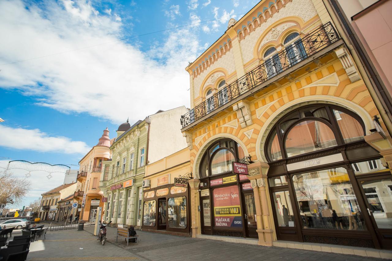 Centar Lux 2 Hostel Zrenjanin Exterior photo